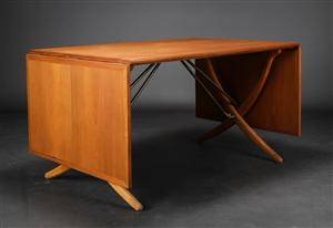 Hans J. Wegner. Spisebord af teak og eg, model AT-304
