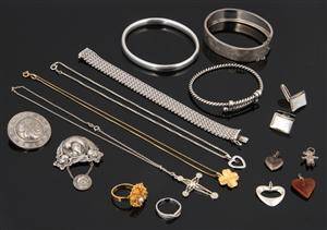 Georg Jensen m.fl. Samling smykker af sølv 17