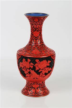 Kinesisk Cinnabar Vase, rød lak emalje.