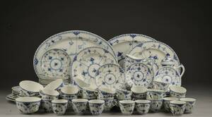 Royal Copenhagen, Musselmalet halvblonde serveringsdele105