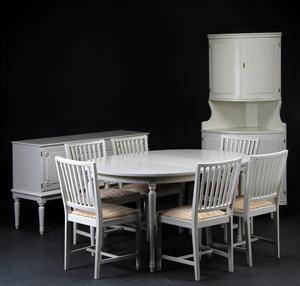 Slutpris för hjørneskab, gustaviansk stil Spisestue gustaviansk stil