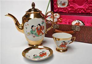 Kinesisk testel af porcelæn, fra ca. 1950