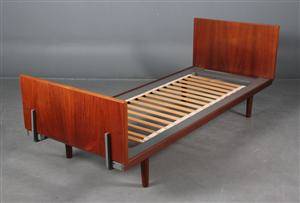 Hans J. Wegner. Seng af teak, Getama