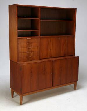Dansk møbelproducent Skænk med reoloverdel af teak. Ca. 1960.