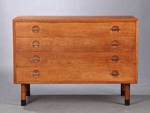 Hans J. Wegner. Kommode af eg