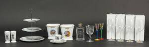 Firkløveren. Lars Carlsen m.m. Gammeldags Jul m.m. Samling urtepotteskjulere, kaffedele, stager, glas m.m. 16
