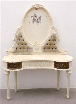 Toilettebord. gustaviansk stil