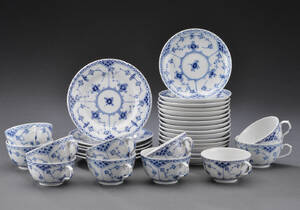 Royal Copenhagen Kgl. P. Kaffe stel, Musselmalet halvblonde. 31