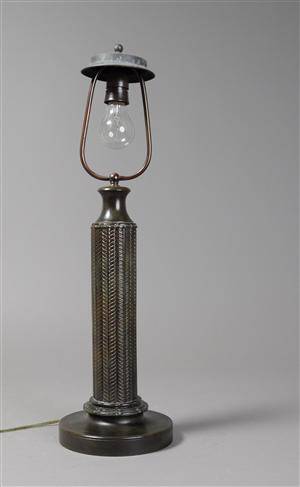 Just Andersen. Bordlampe, diskometal, model 1858.
