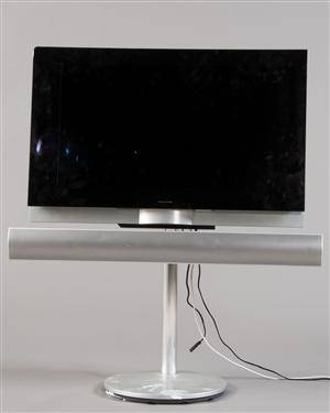 Bang Olufsen, BeoVision 7-32 Flachbildfernseher Flachbild-TV LCD TV mit Beolab 7-1 Lautsprecher