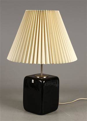 Holmegaard, Kubus bordlampe, olivengrå