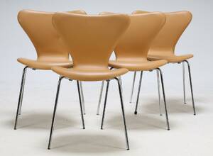Arne Jacobsen 1902-1971 Sæt på fire stole, model 3107 4
