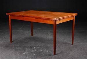 Hans J. Wegner. Spisebord af teak med hollandsk udtræk, model AT-316