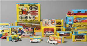 Stor samling legetøjsbiler m.m. bl.a. Corgi, Matchbox, LEGO, Fleischmann m.m.