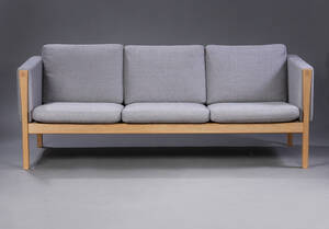 Hans J. Wegner. Trepers.sofa model CH 163