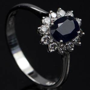 Safir og brillant ring.