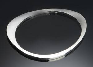Armring extra af sterling sølv. Georg Jensen.