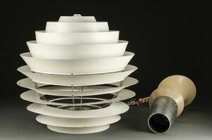 Poul Henningsen. Kuglen Louvre, pendel, Ø. 60
