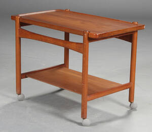 Hans J. Wegner. Bakkebordrullebord, model AT48, teaktræ