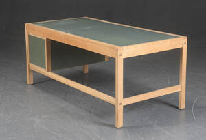 Bernt Petersen, skrivebord