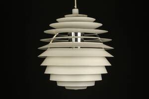 Poul Henningsen. Kuglen Louvre, pendel, Ø. 60