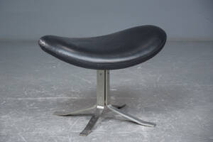 Erik Jørgensen, skammel til Corona, model 3127