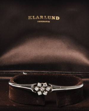 Poul Klarlund - armring med syv brillanter - 14 kt. hvidguld -