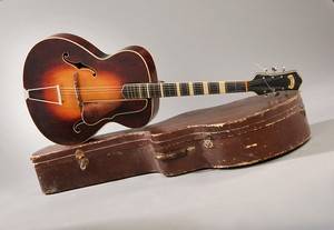 Yngve Barslev Håndbygget guitar, 1944