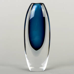 VICKE LINDSTRAND, vas, glas, Kosta, signerad