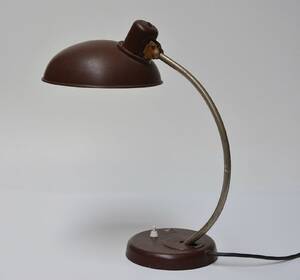 Marianne Brandt. Helion Arnstadt bordlampe med skærm af bakelit