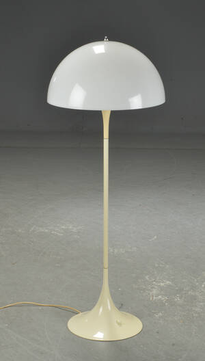 Verner Panton. Pantella standerlampe