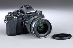 Olympus OM-D E-M10II - digitalkamera med Olympus 12-50mm f3,5-6,3 EZ objektiv
