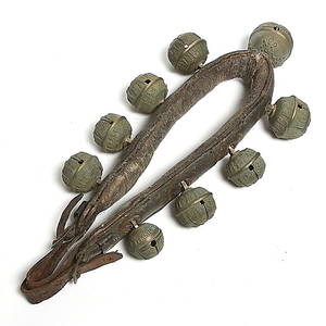 BJÄLLERKRANS, för häst, läder och mässing, Nils Petter Linderberg, Sundswall. 1800-tal.