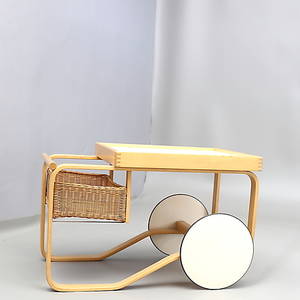 TEVAGNSERVERINGSVAGN, modell 900, Alvar Aalto för Artek.