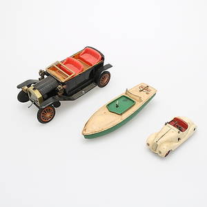 LEKSAKSBILAR och BÅT, 3 st, plåt, Meccano, Schuco.