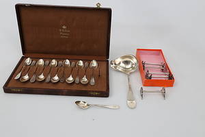 MOCKASKEDAR, SÅSSLEV OCH KNIVSTÄLL, silver, 19 delar, W A Bohlin, Stockholm, 343 gram.