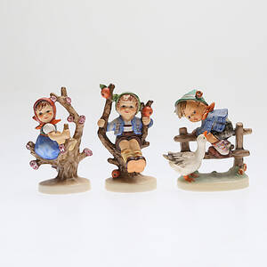 HUMMELFIGURER 3 st, 1900-tal.