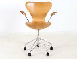 ARNE JACOBSEN, SKRIVBORDSSTOL
