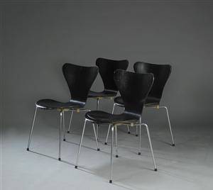 Arne Jacobsen. Fire stole, Syveren, model 3107 4