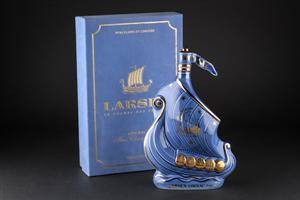 Larsen Cognac, Vikingeskib, Invincible i æske