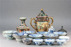 Samling kinesisk porcelæn m.m. 17
