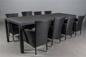 Daneline Havemøbler. Langbord artwood, 8 polyrattan armstole 9