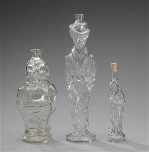En samling figurflasker af glas 3