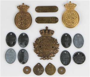 Samling politi emblemer, m.m. 17