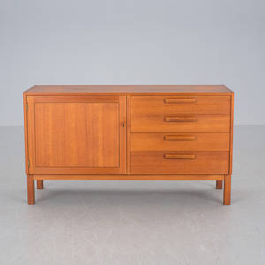 SIDEBOARD