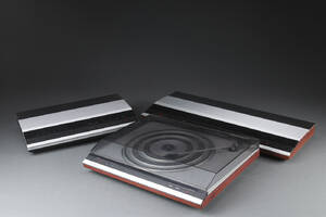 Bang Olufsen. Beogram 2402, Beomaster 2400, Beocord 2000 3