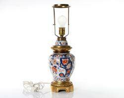 IMARI-VAS KONVERTERAD TILL BORDSLAMPA