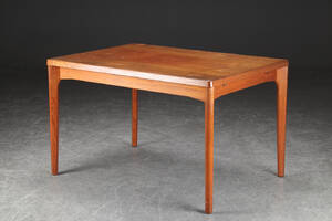 Henning Kjærnulf. Spisebord af teak