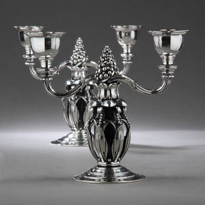 Georg Jensen. Et par kandelabre af sterlingsølv, dessin nr. 244, ca. 1930 2