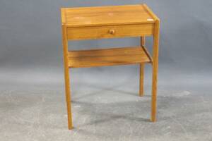 Sängbord i teak